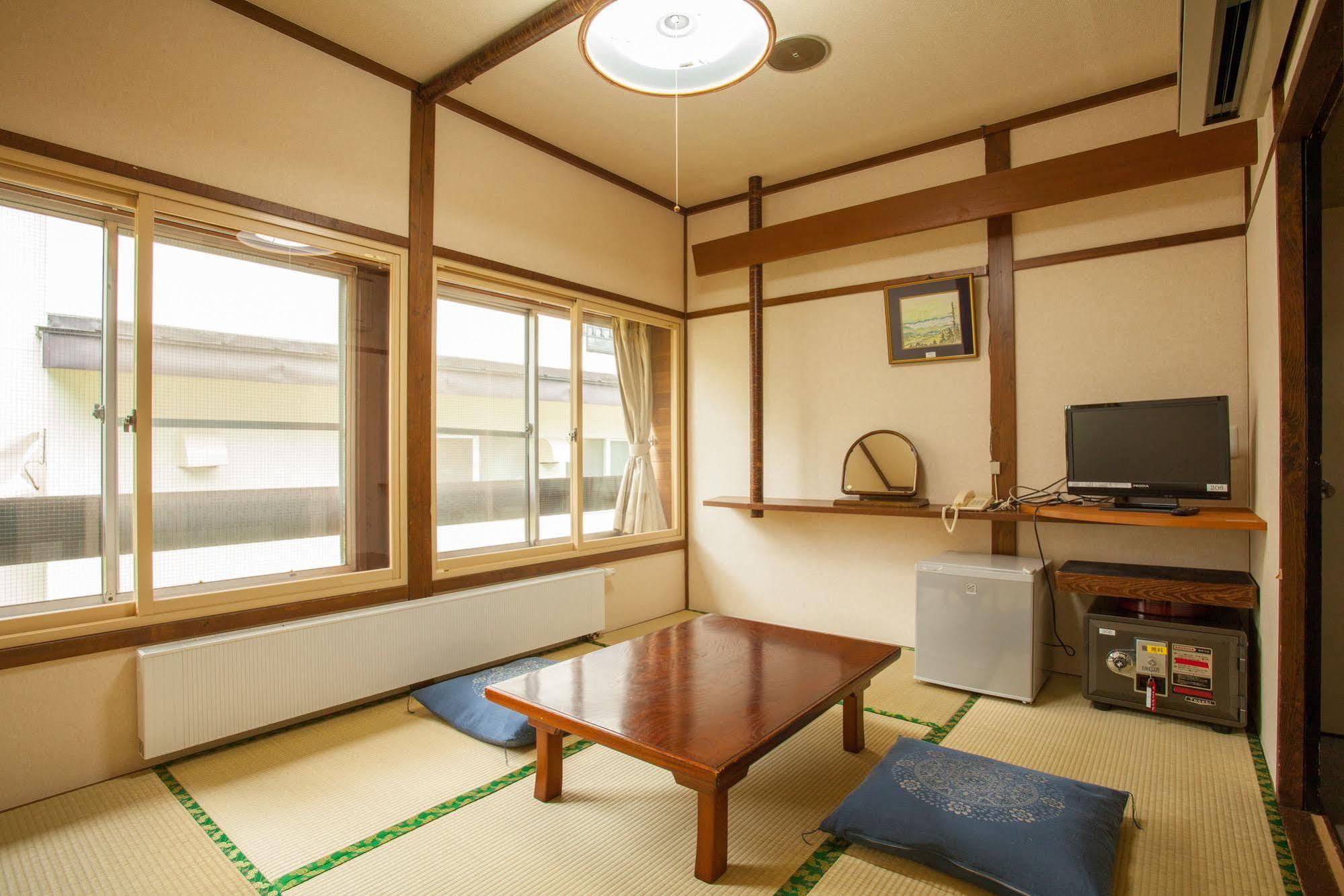 Hotel Mutsumi Shiga Kogen Buitenkant foto